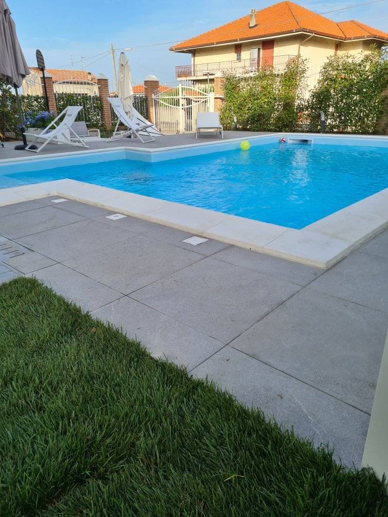 realizzazionePiscine-1.jpg